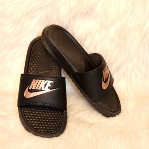 Women’s Nike Benassi JDI slides